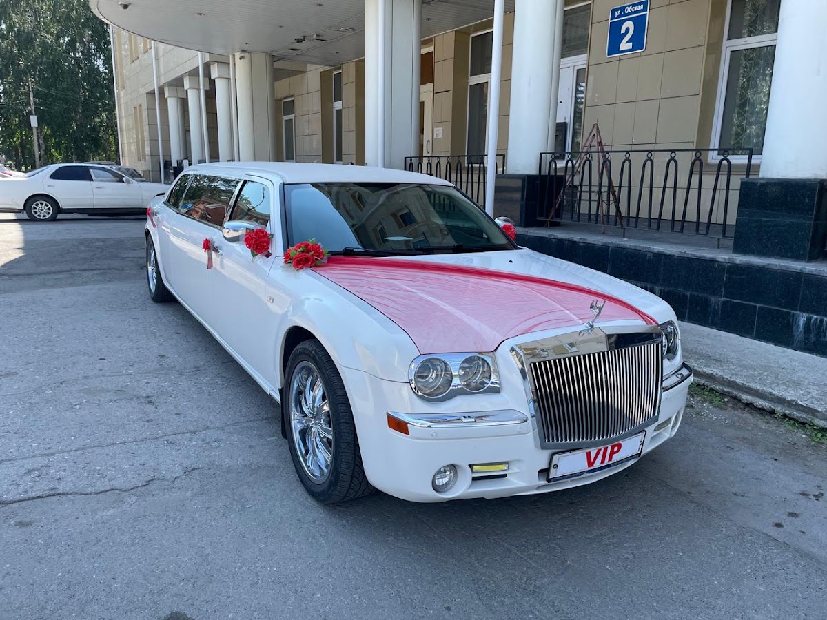 Крайслер 300С De Luxe Long