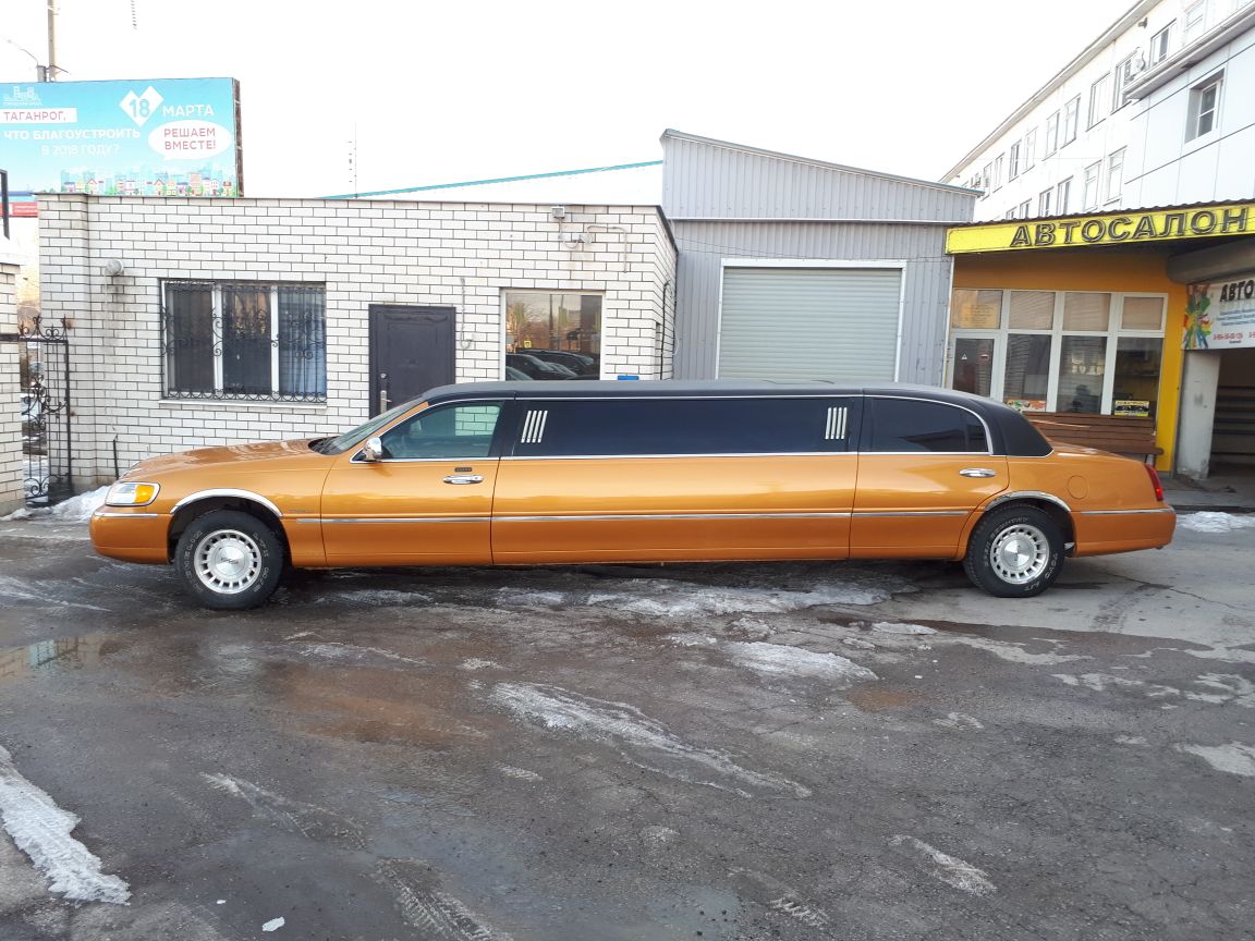 Lincoln Town Car — кадр 3 из 7
