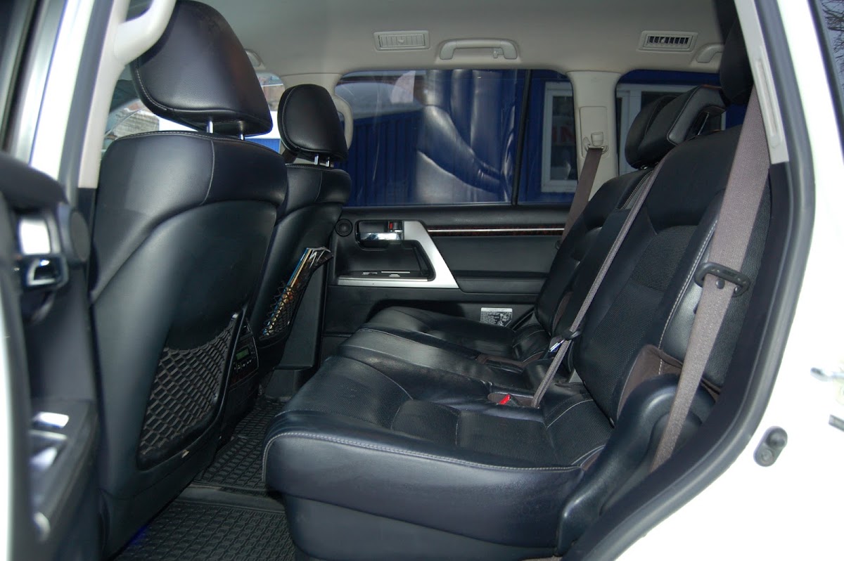 Toyota Land Cruiser 200 — кадр 4 из 7