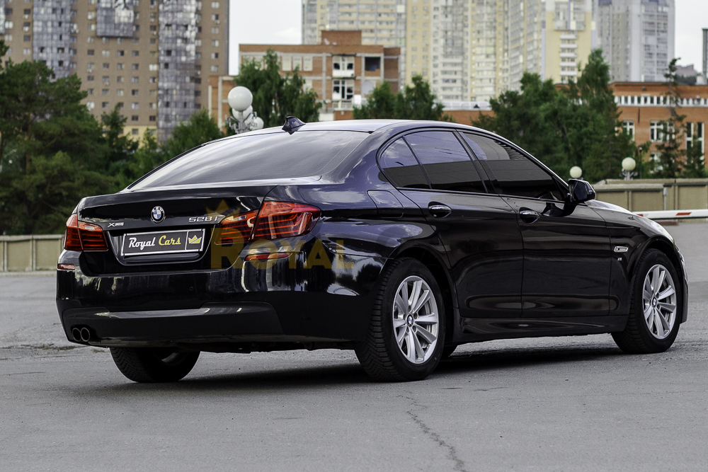 BMW 5 Series 528i M3