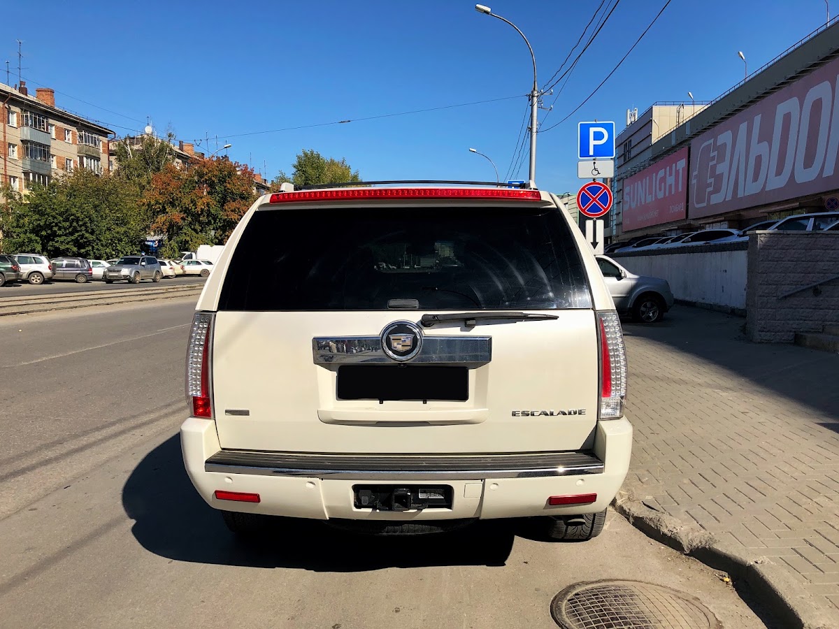 Cadillac Escalade — кадр 4 из 6