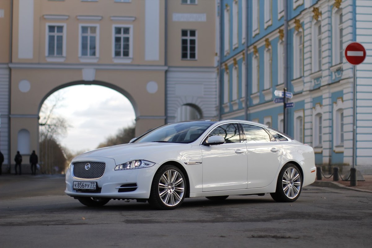 Jaguar XJ