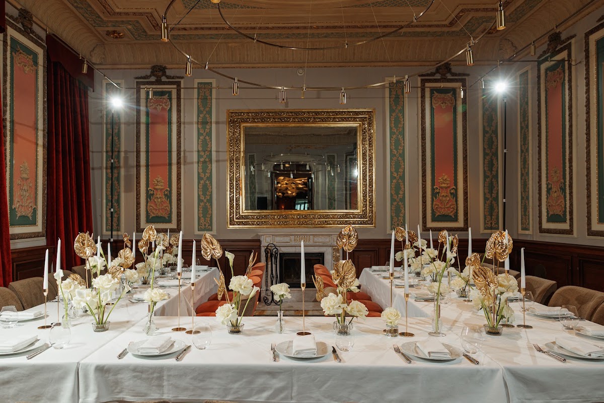 Презентация ресторана Savoy для журнала White Sposa