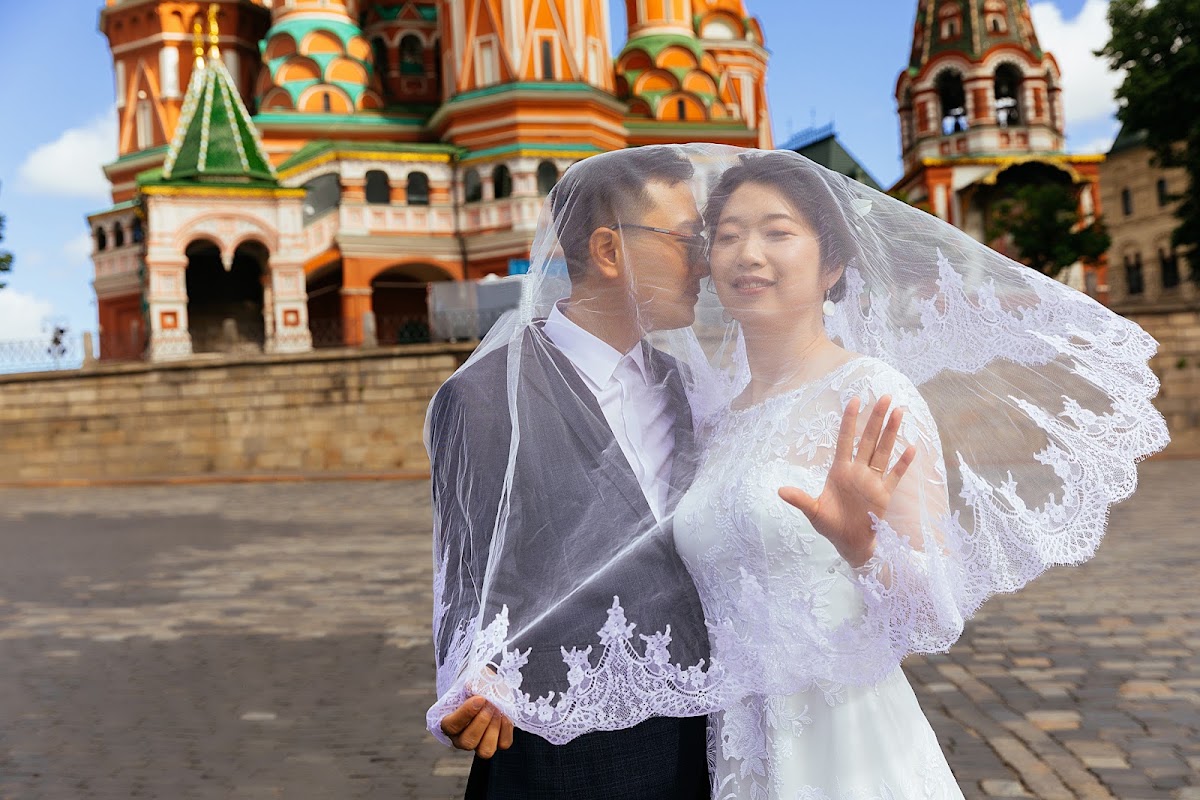 Минци и Леонид