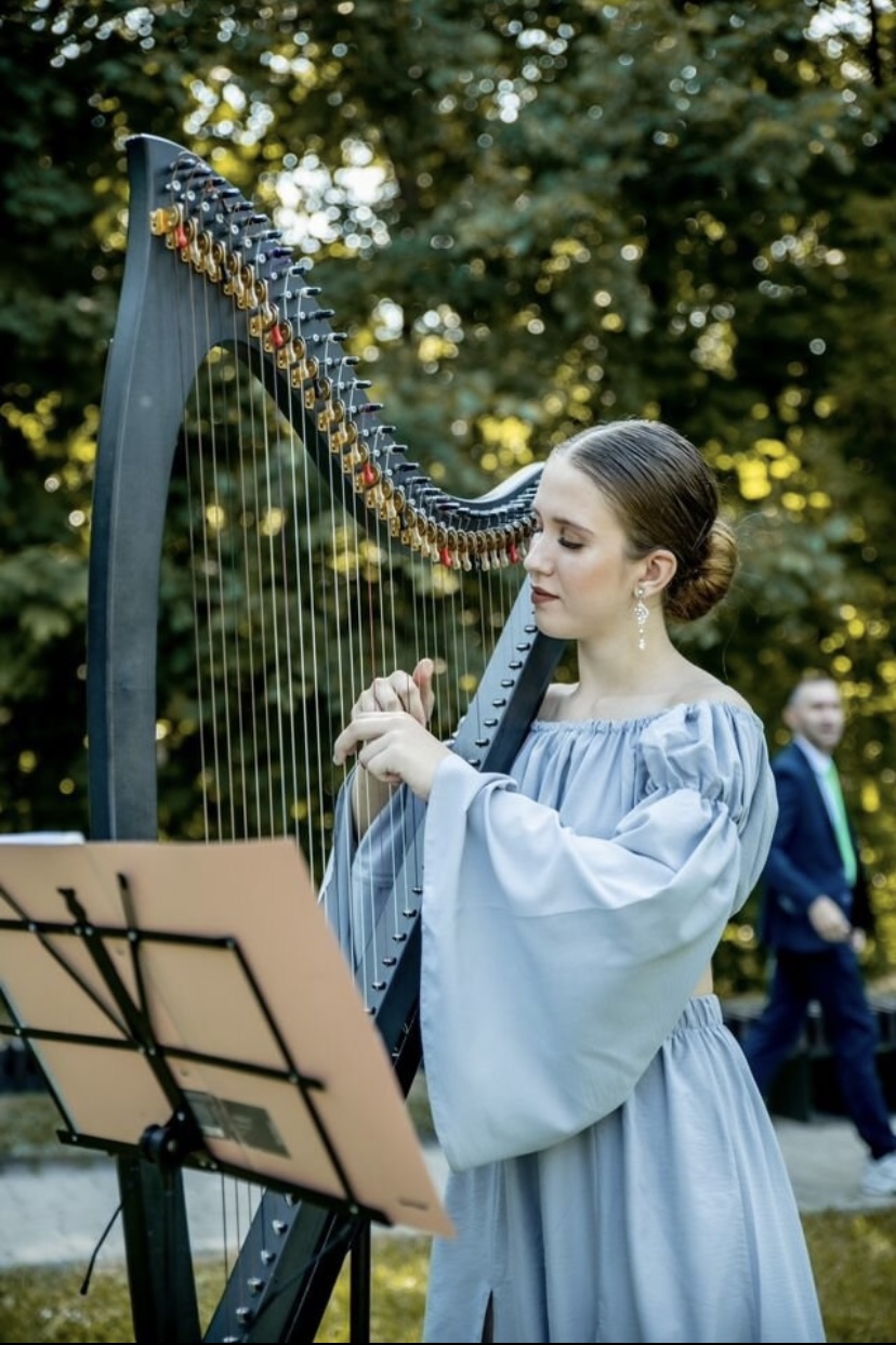 Виктория Челякова — кадр 3 из 3