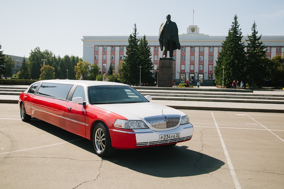 Линкольн Таун Кар