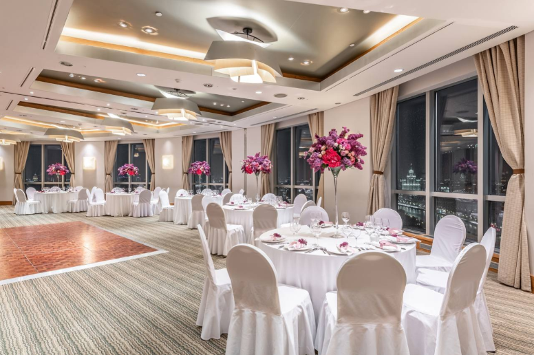 Отель Swissotel Krasnye Holmy