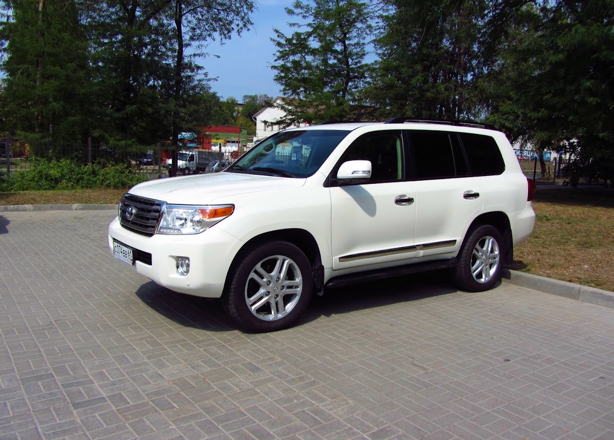 Toyota Land Cruiser 200