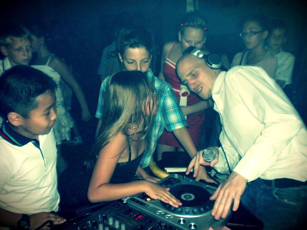 Dj Nick Adams — кадр 3 из 5
