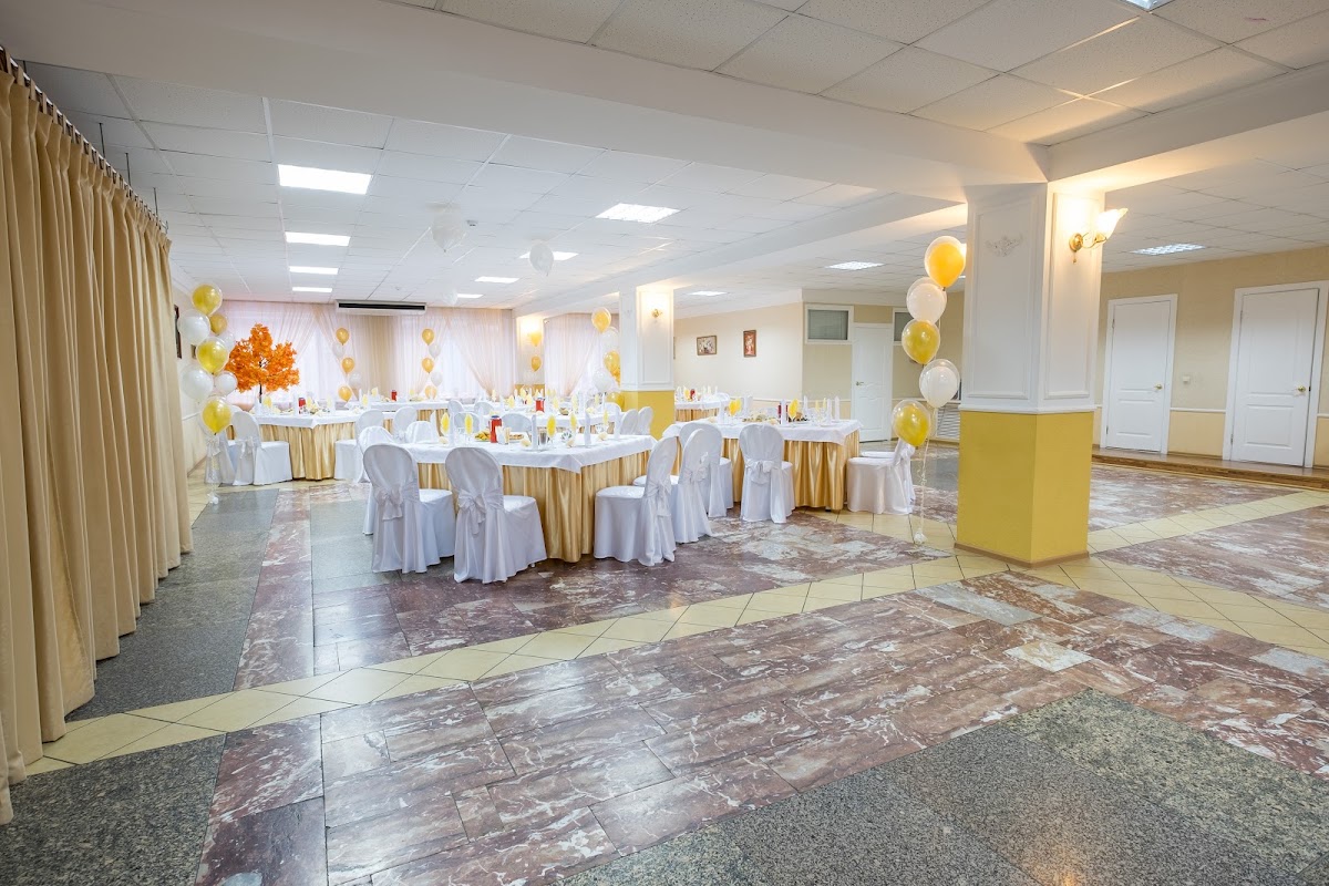 Family Hall — кадр 2 из 18