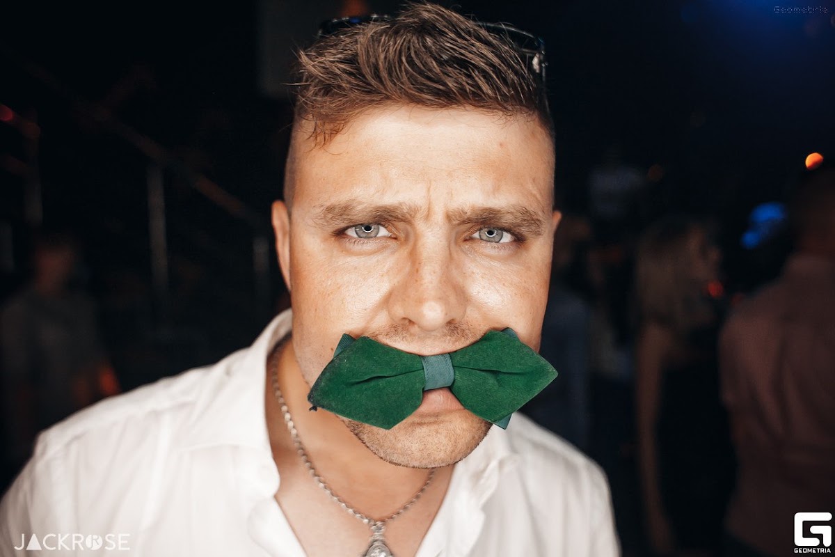 )))