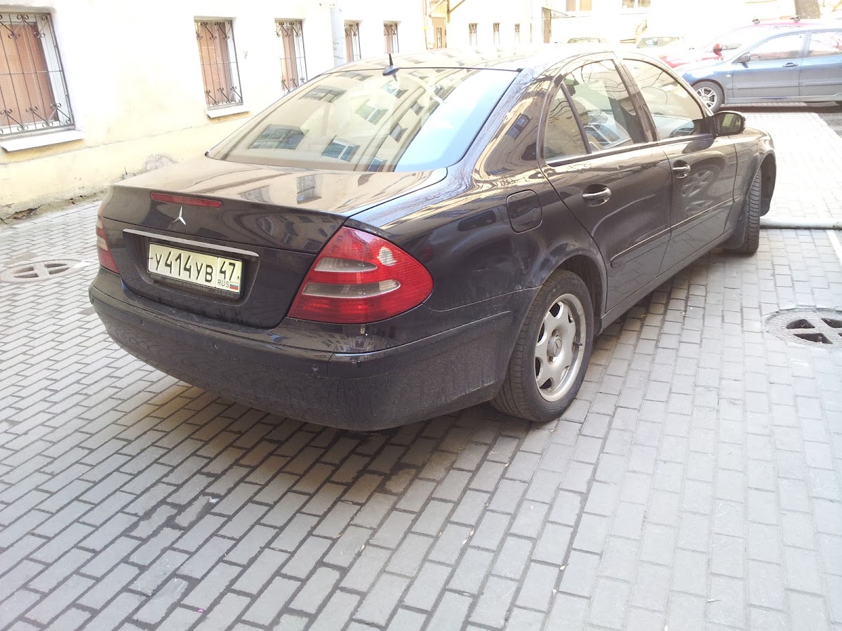 Mercedes-Benz W 211