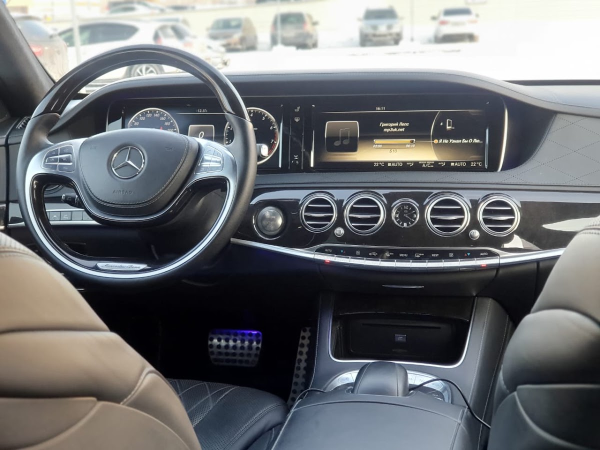 Mercedes-Benz S-Class W222