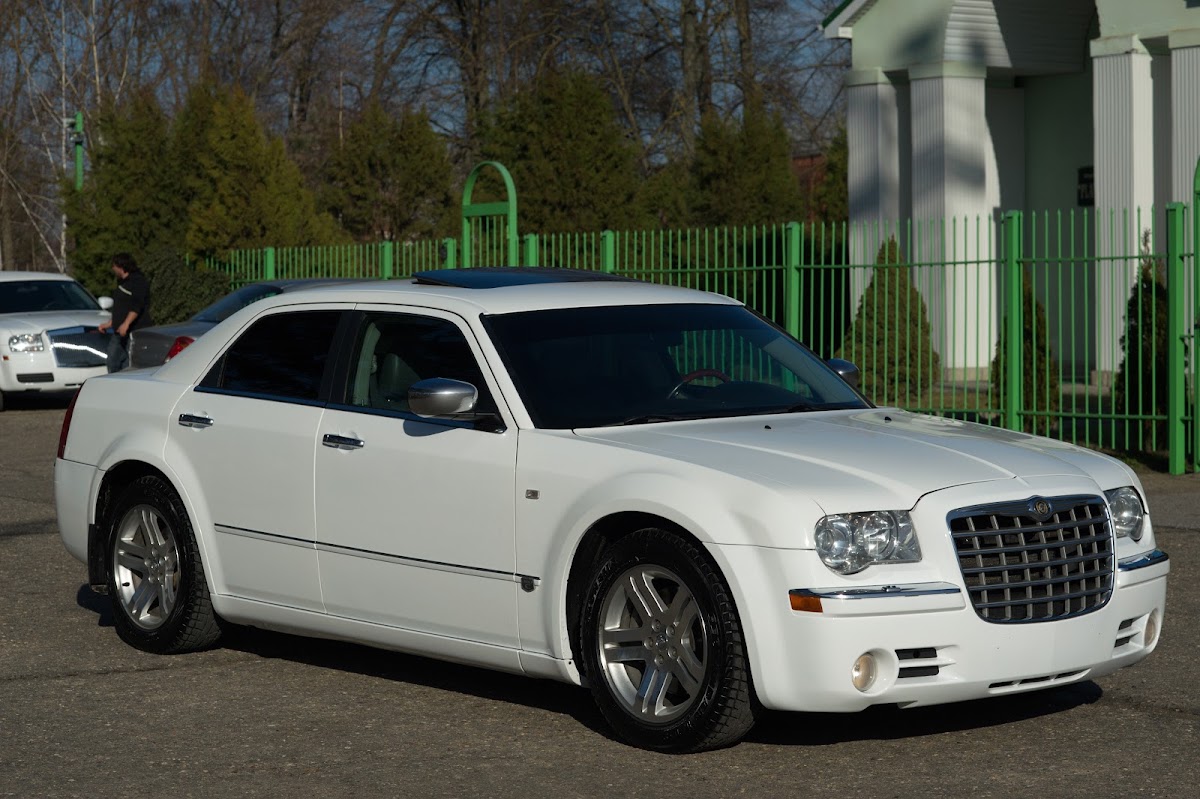 Chrysler 300 C — кадр 2 из 4