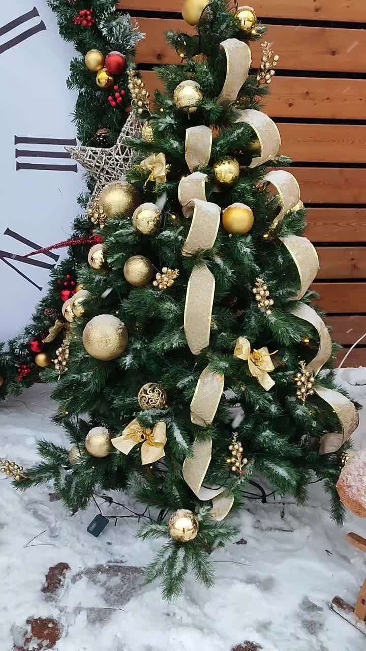 Новогоднее комплексное оформление ресторана Берег.