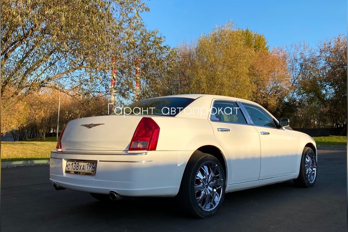 CRYSLER 300 C — кадр 4 из 9