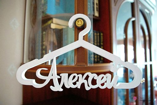 Вешалки из дерева