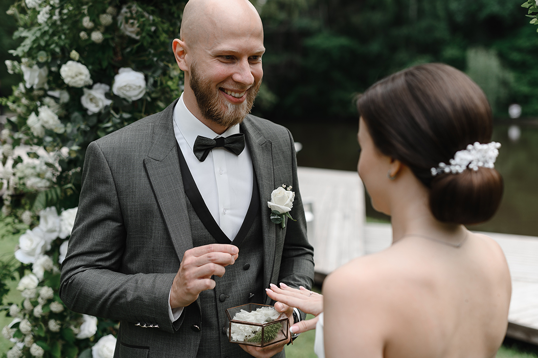 Green-white wedding,2022