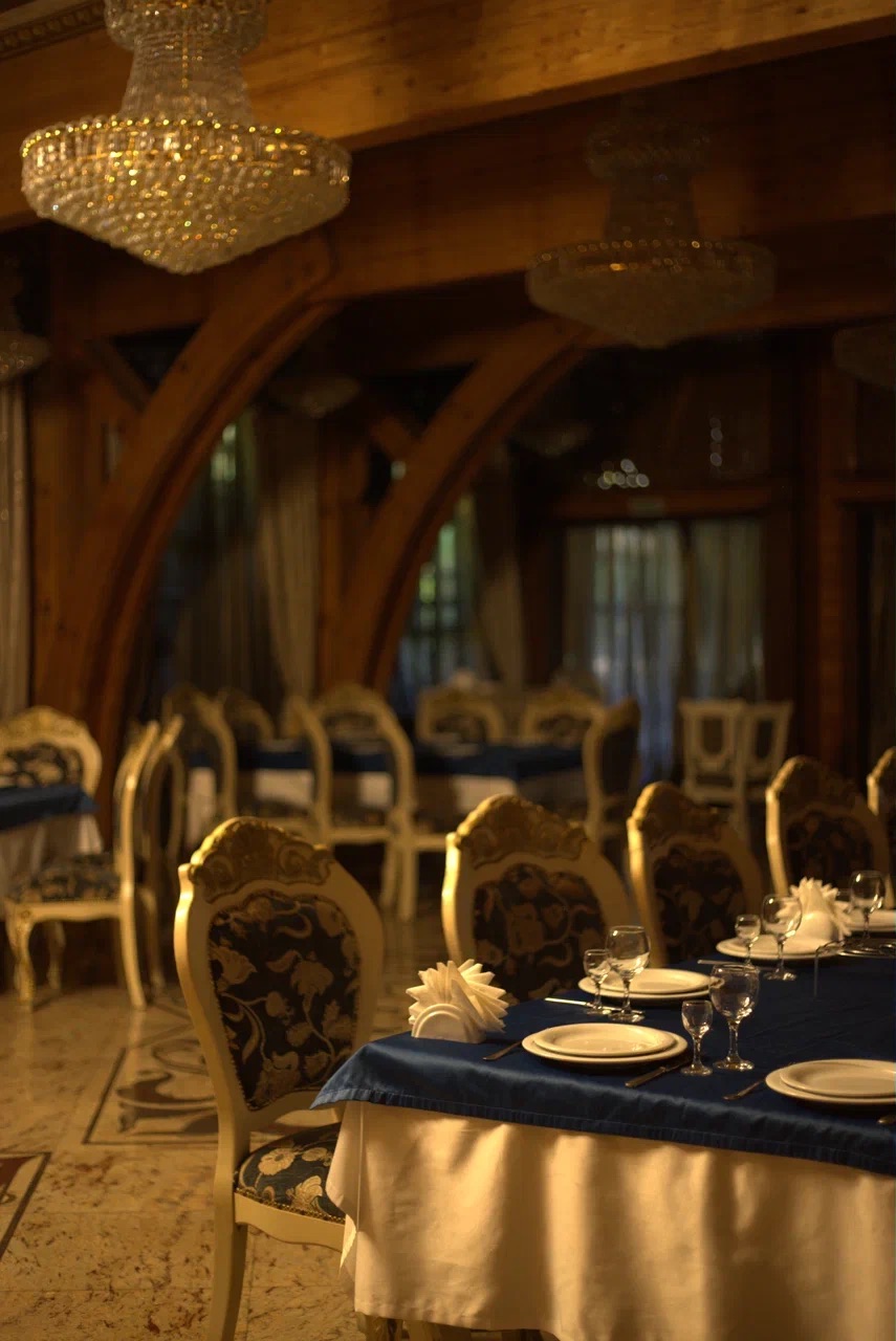 Двин Hall