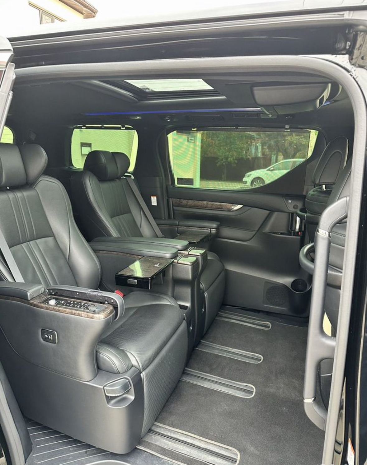 Toyota Alphard VIP