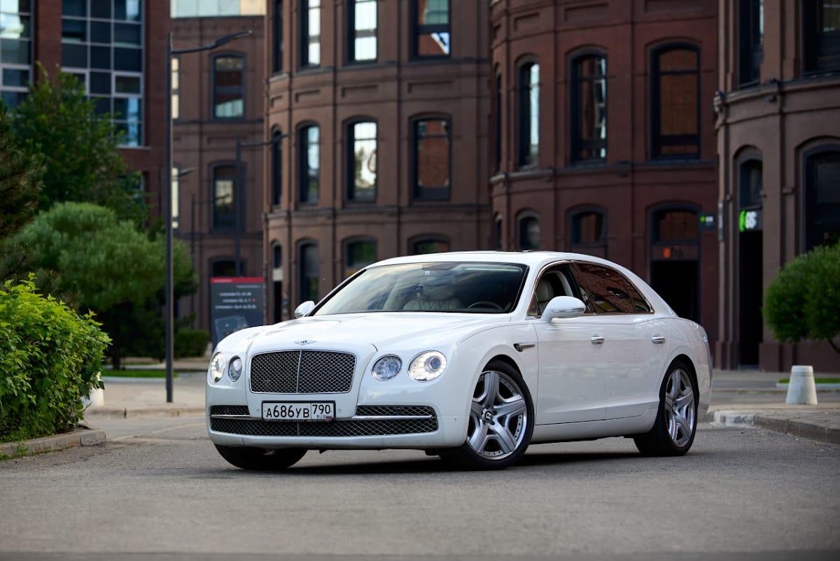 Бентли Flying Spur (рестайлинг) гос.N686 — кадр 2 из 14