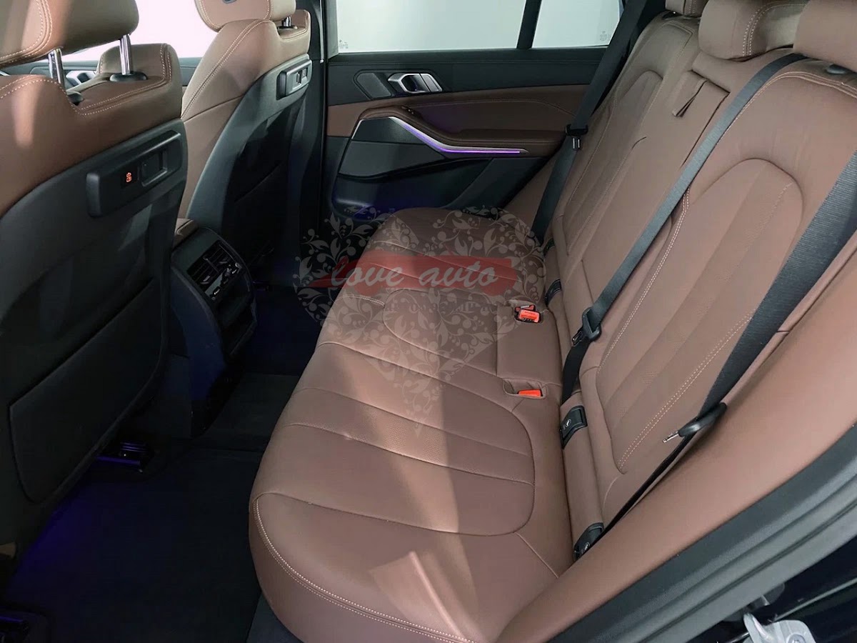 BMW X5 — кадр 3 из 4