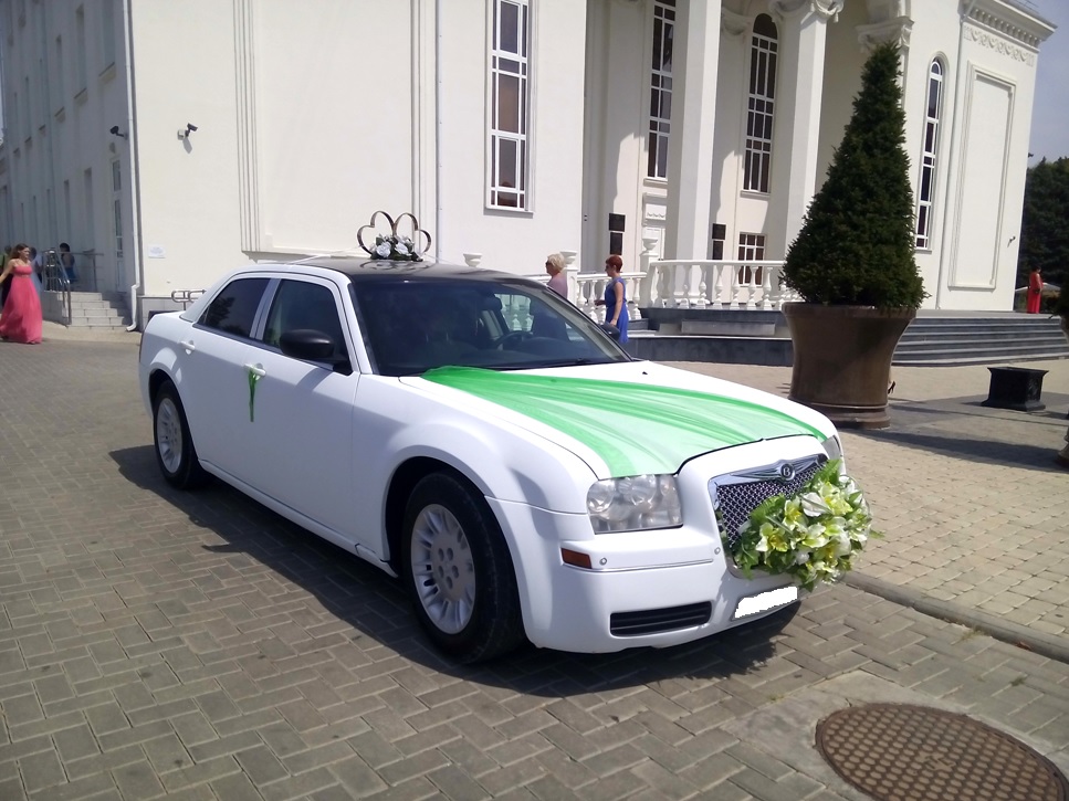 Chrysler 300C — кадр 2 из 3