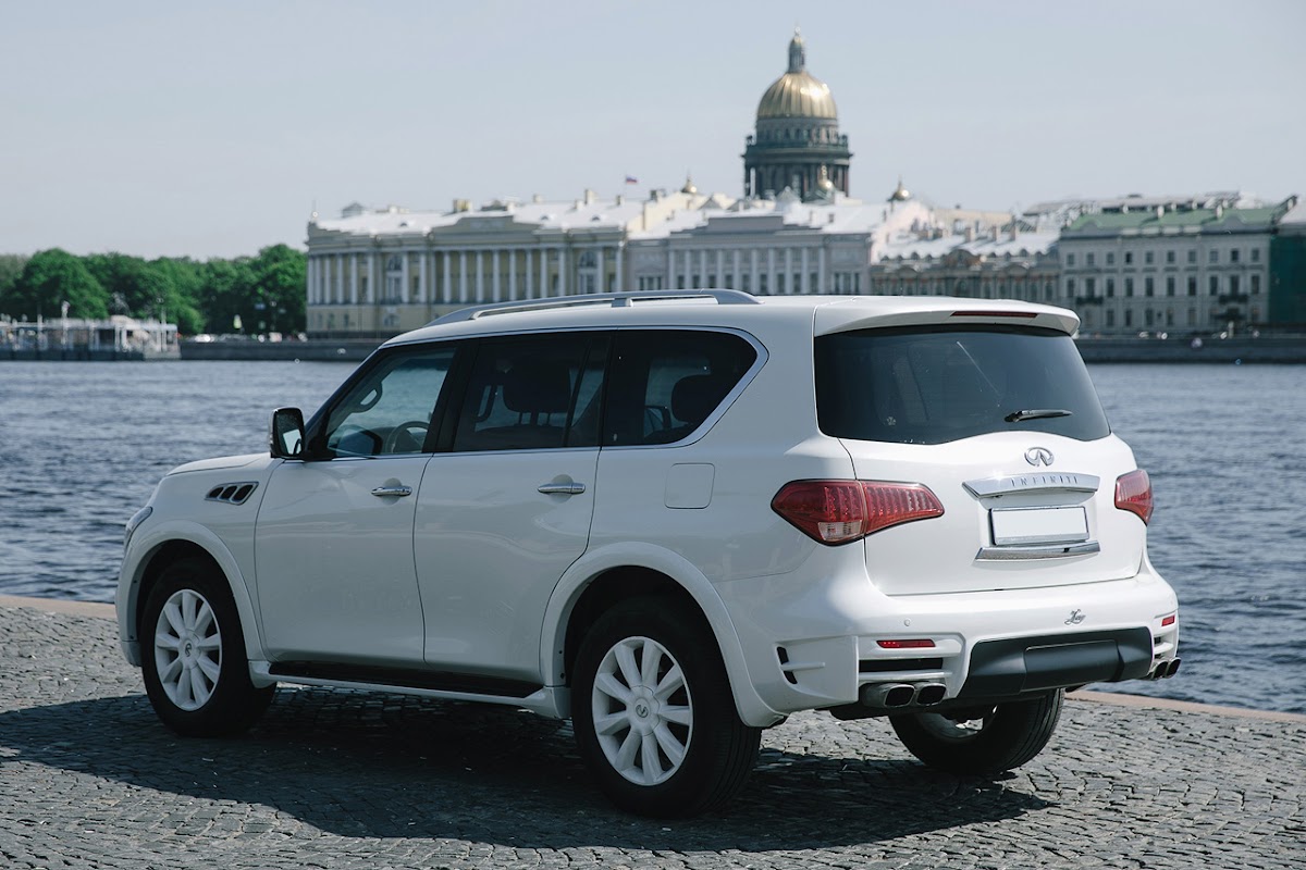 Infiniti QX80 — кадр 2 из 4