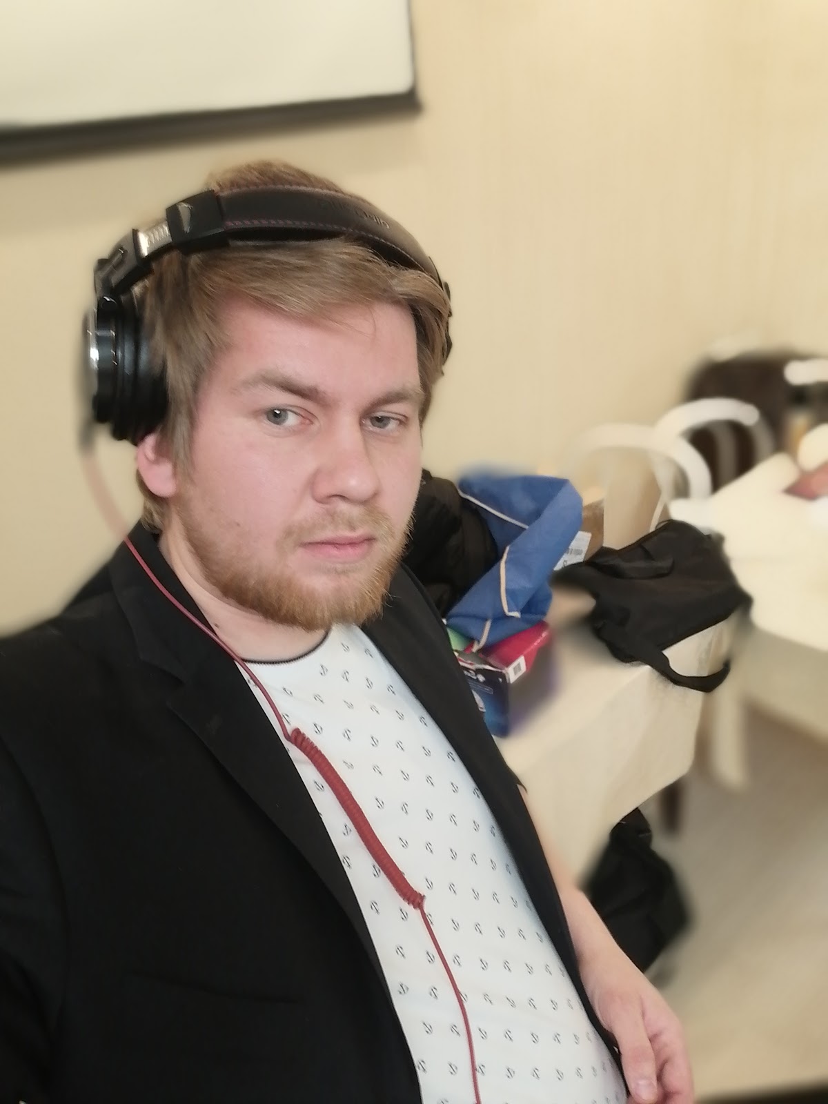 Ведущая и DJ