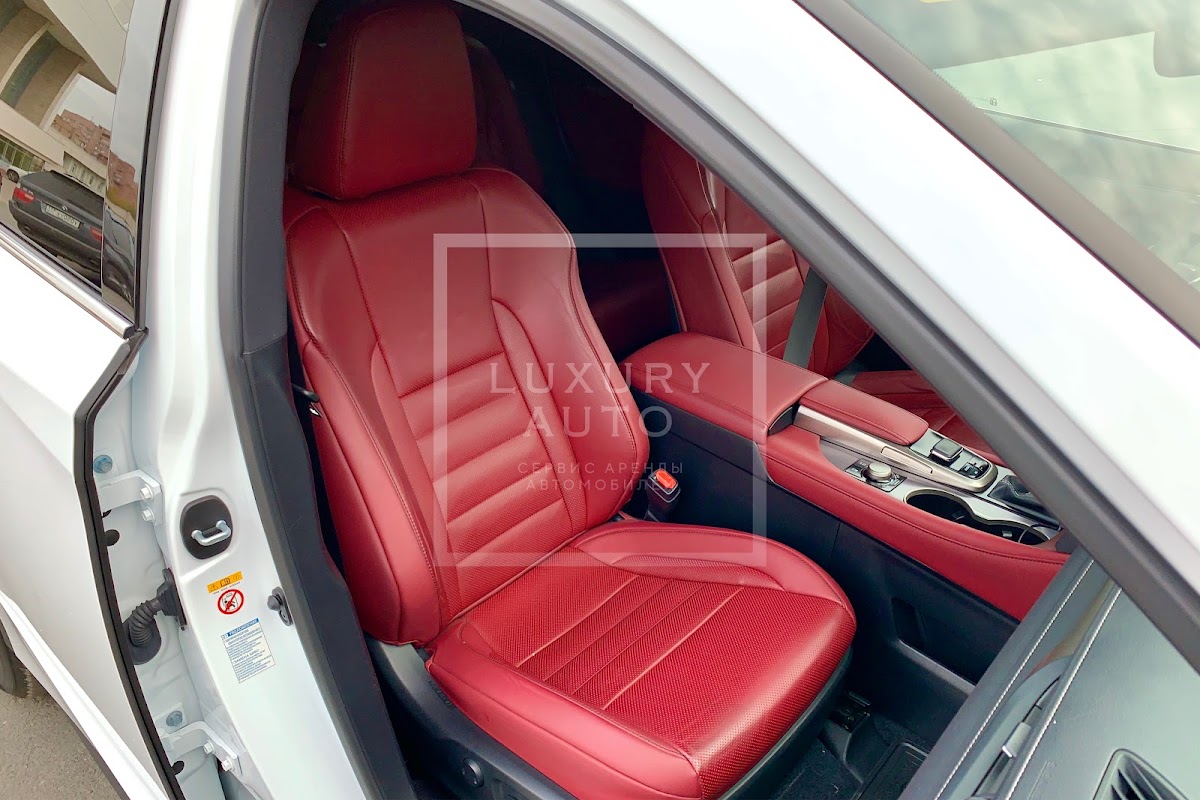 Lexus LX 300