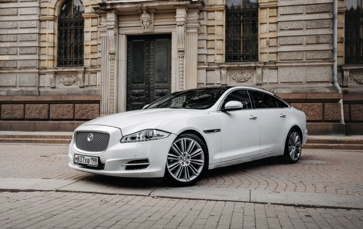 Jaguar XJ Long Luxury — кадр 2 из 39