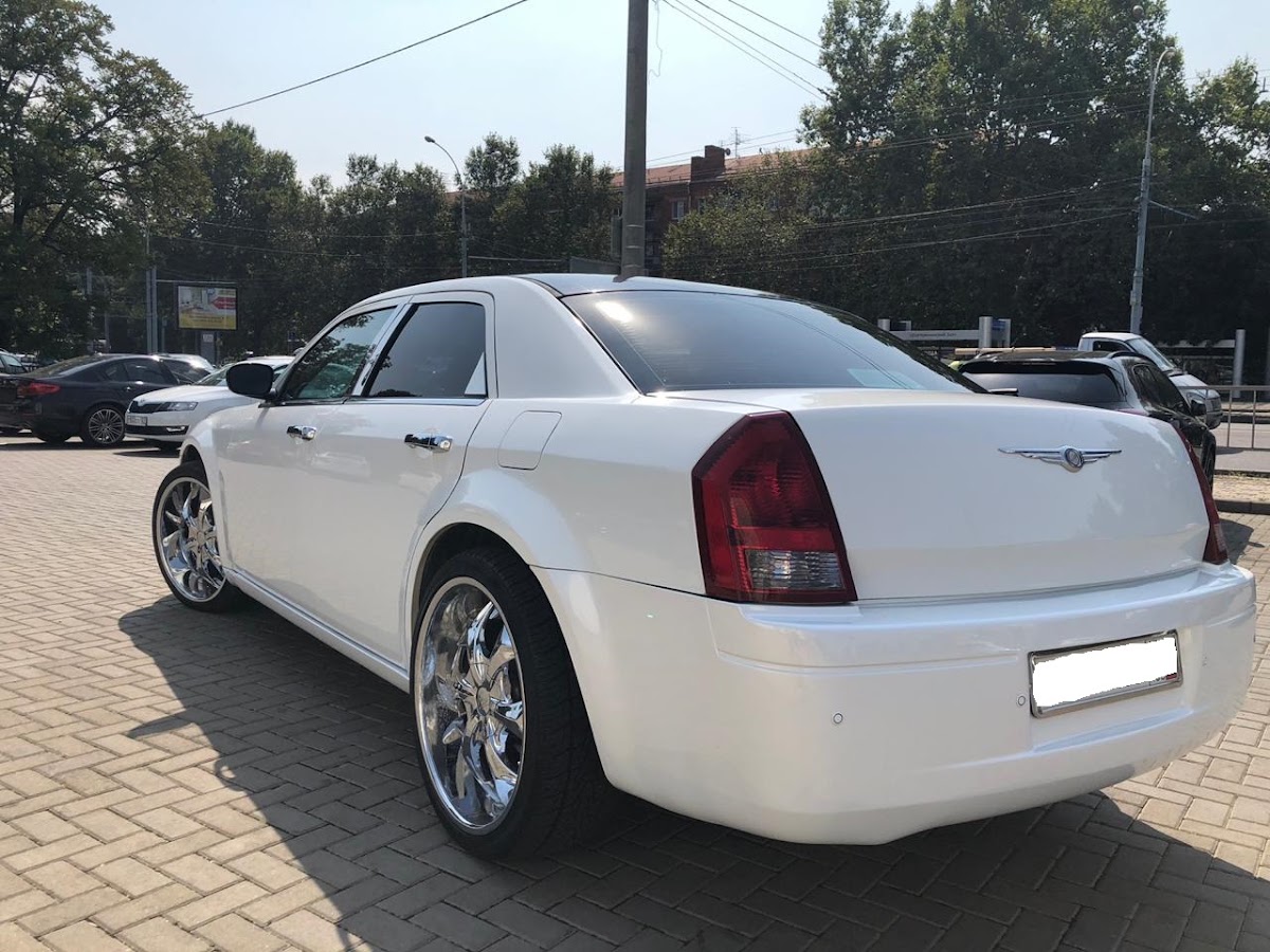 Шикарный Крайслер 300С