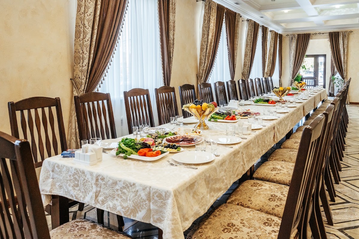Основной зал