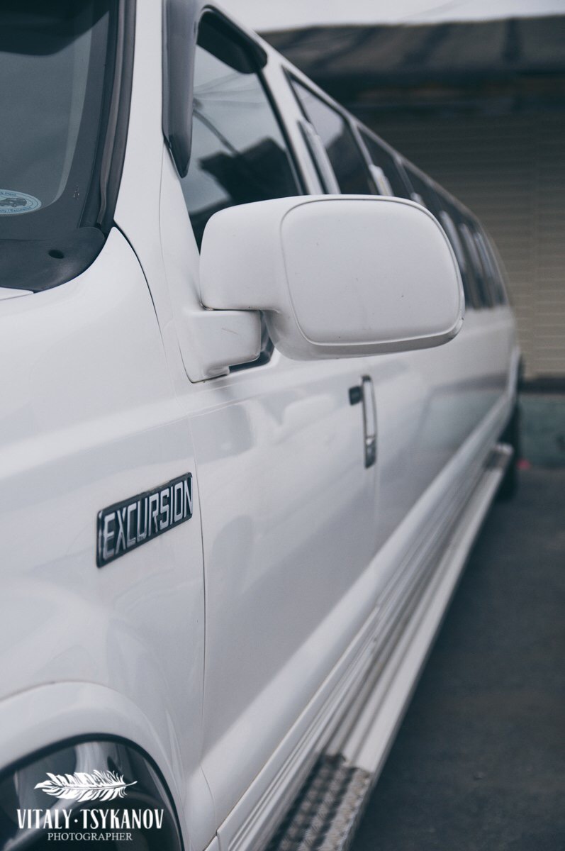 Ford Excursion — кадр 3 из 8