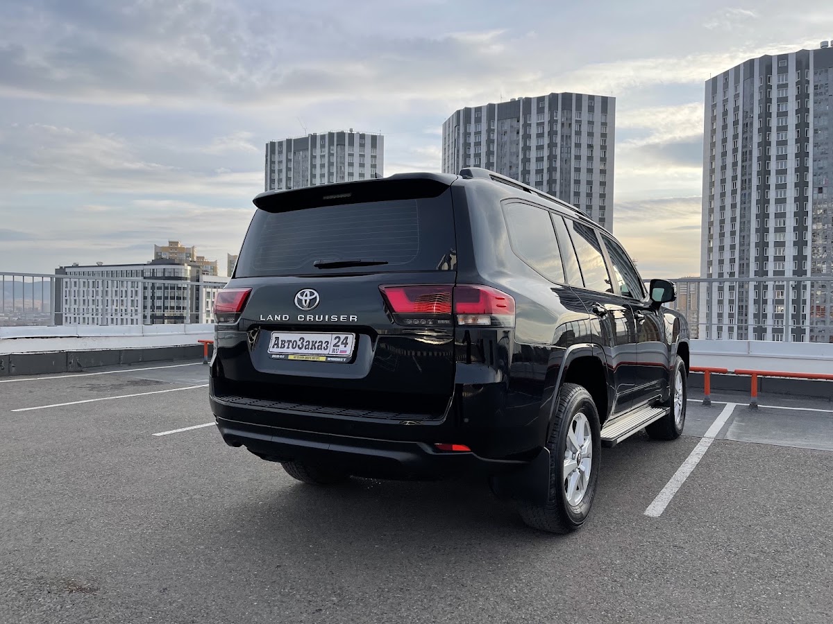 Toyota Land Cruiser 300
