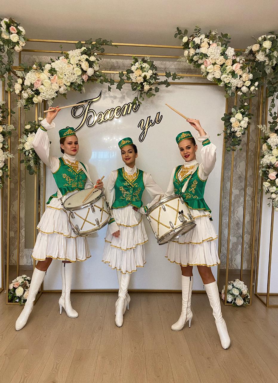 Шоу-Татарских барабанщиц.