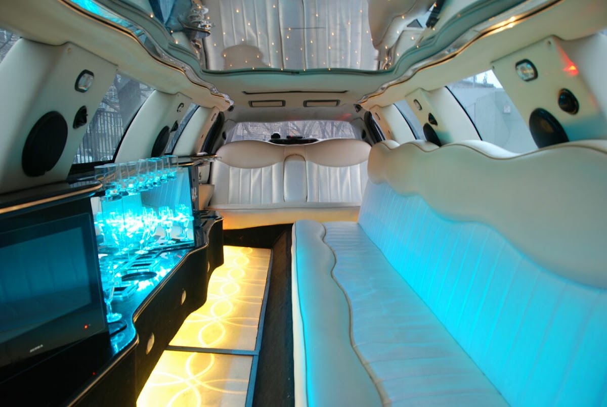 Lincoln Town Car Bentley Style — кадр 4 из 5