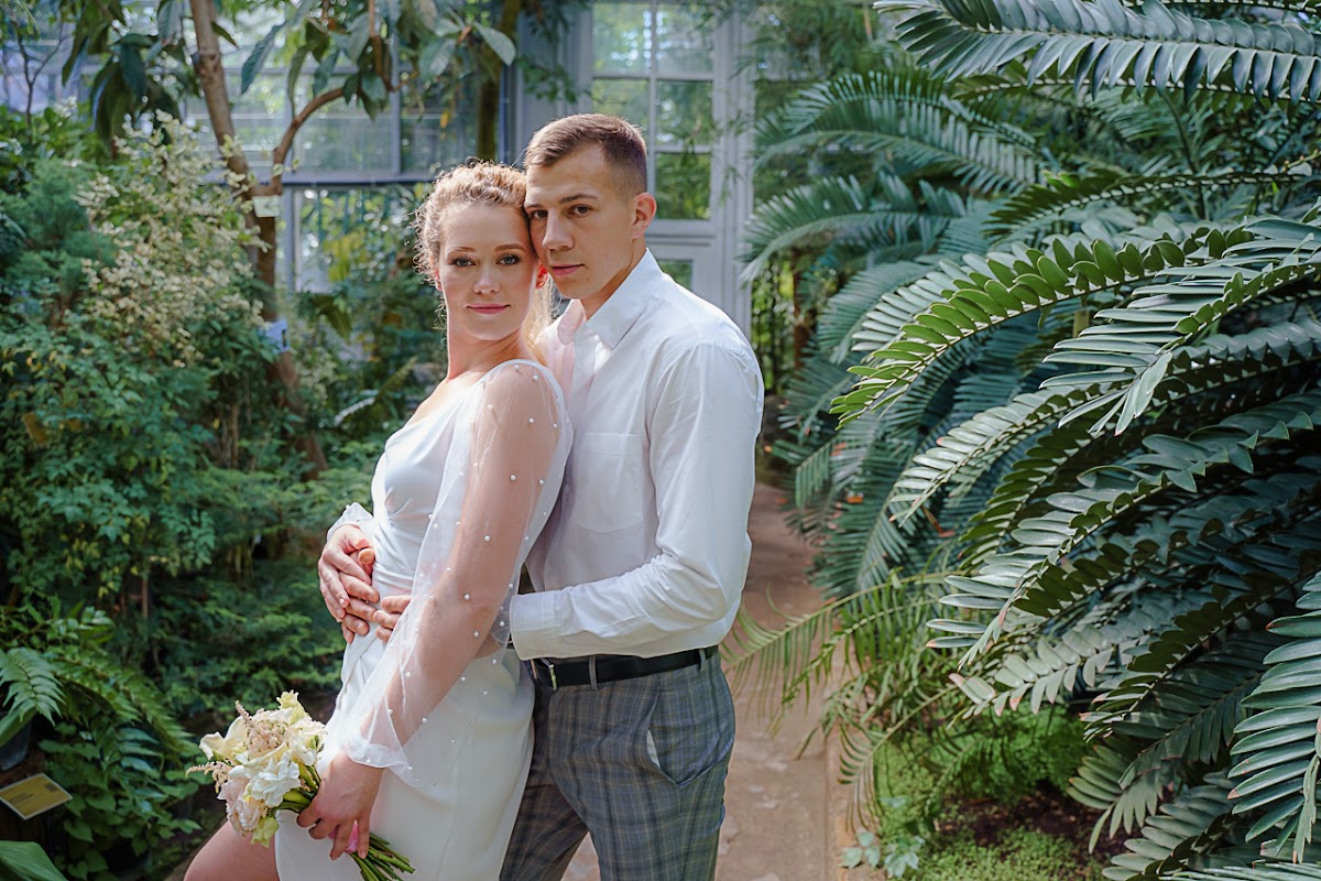 Свадебная прогулка в Фондовой оранжерее