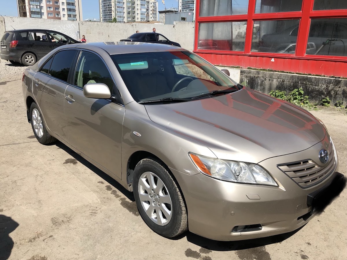 TOYOTA CAMRY