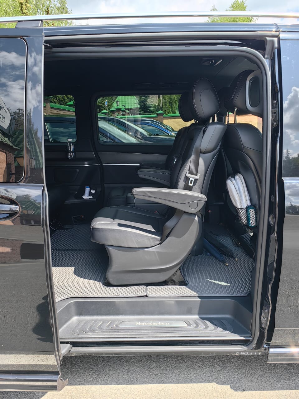 Mercedes V class — кадр 4 из 4