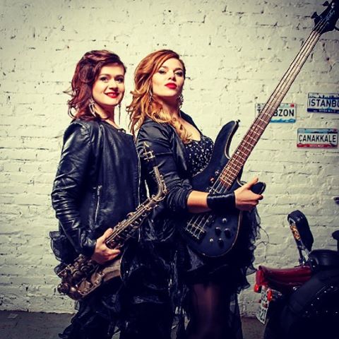 Кавер группа Black note