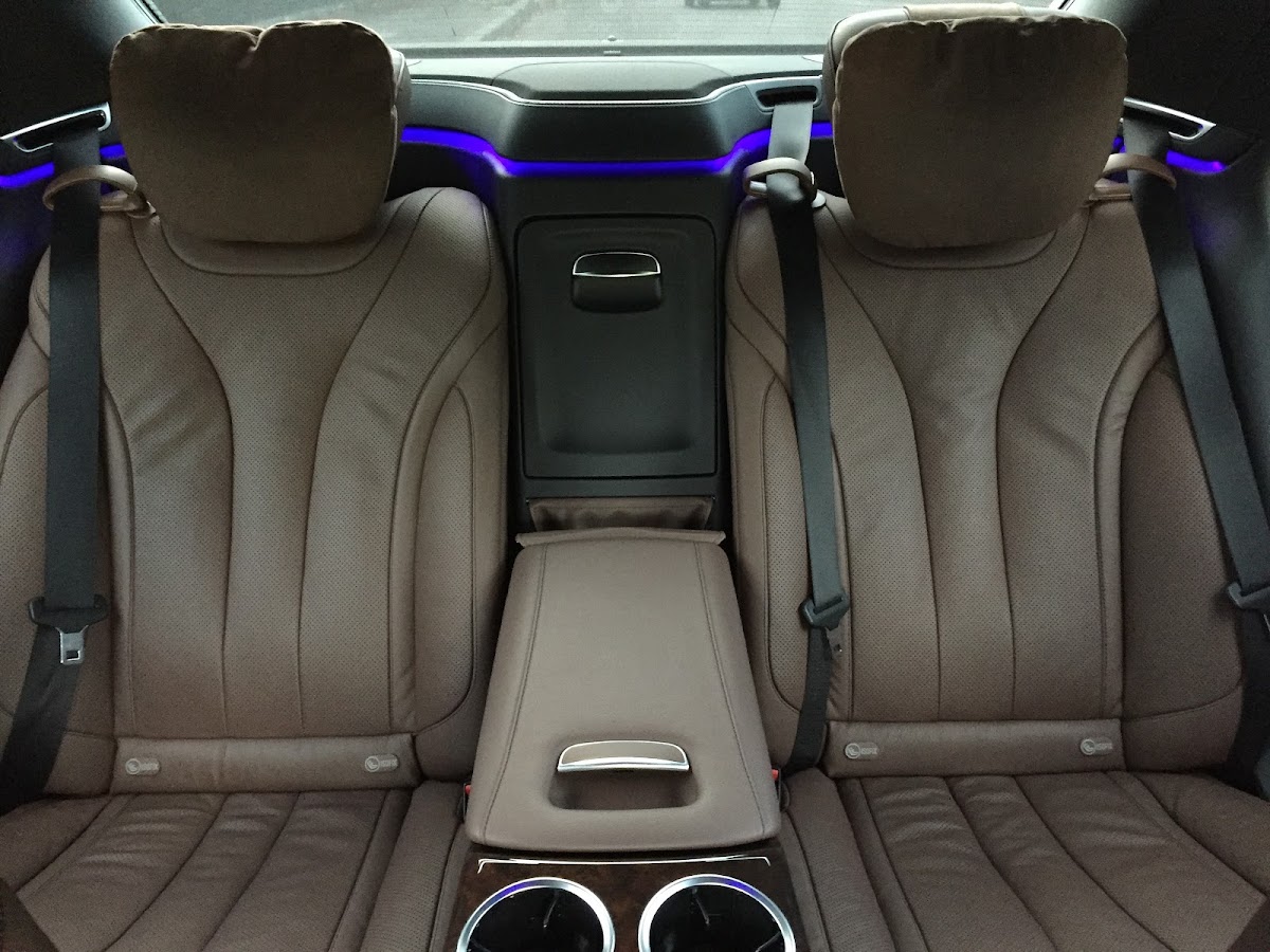 Mercedes-Benz S-222