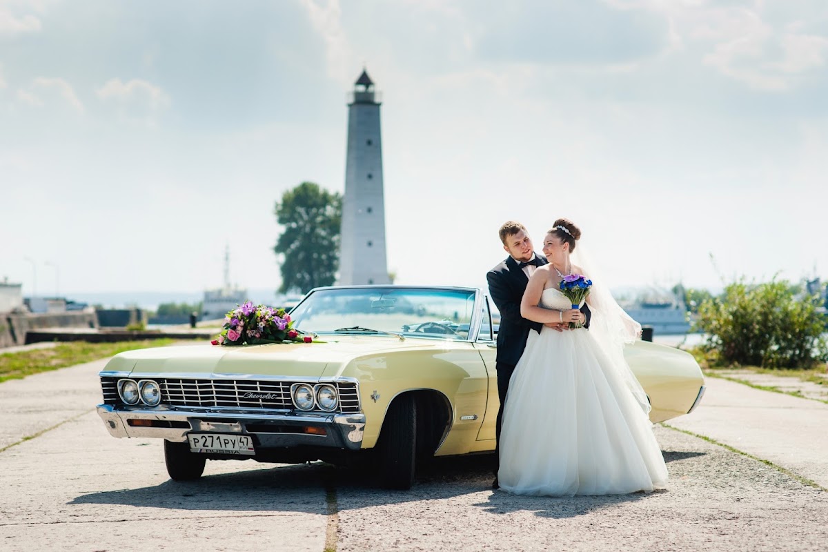 Chevrolet Impala бежевая — кадр 2 из 23