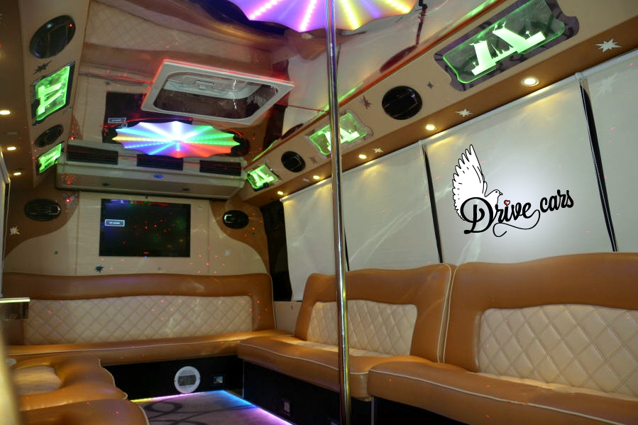 Party bus Ford