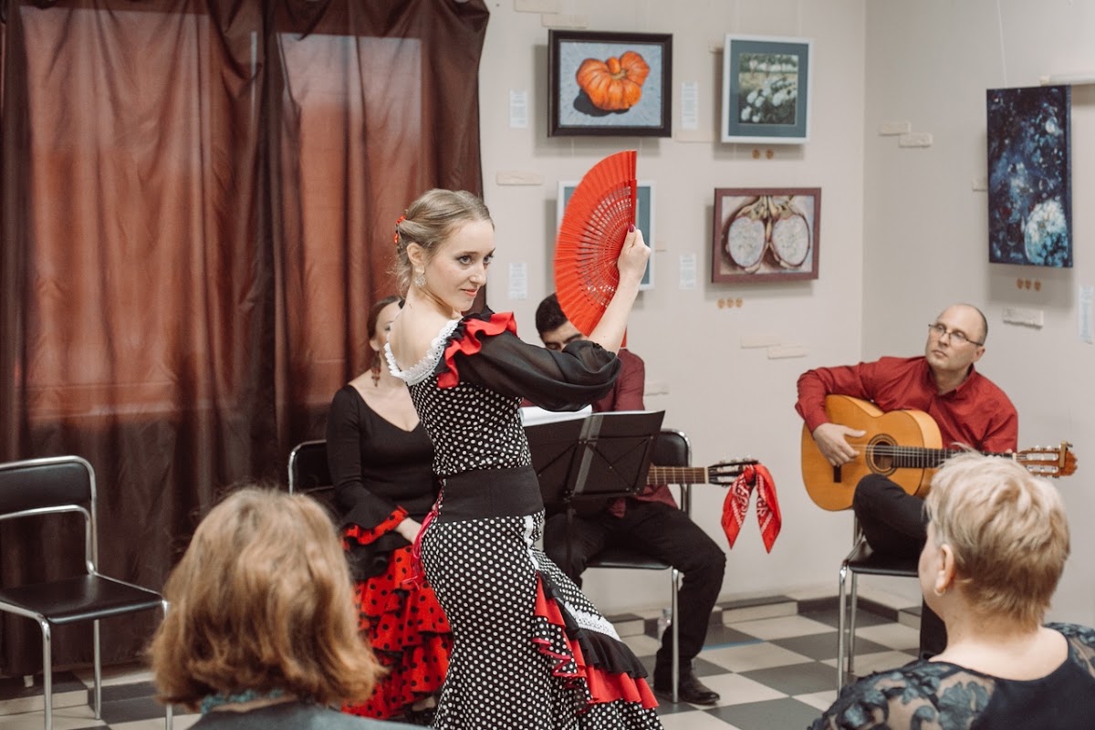 Творческое объединение Amigos del flamenco — кадр 2 из 49
