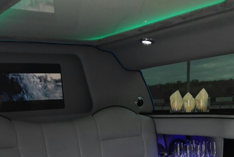 Crysler 300C в стиле RR (6+1 место)