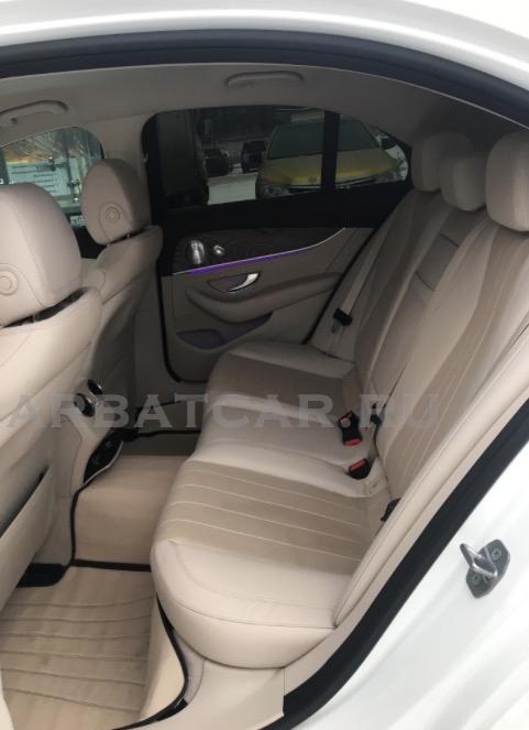 Mercedes E213 белый (NEW2020)