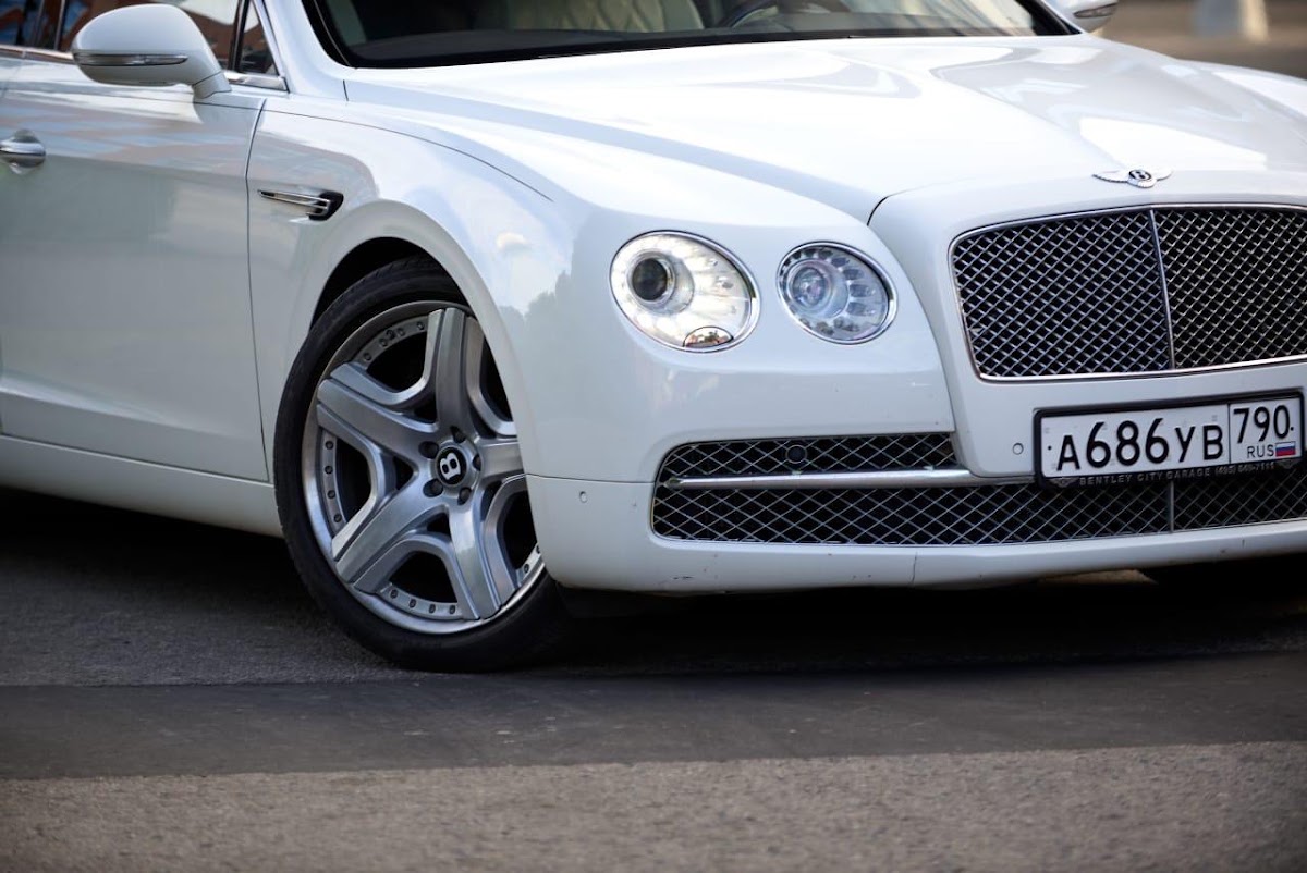 Бентли Flying Spur (рестайлинг) гос.N686