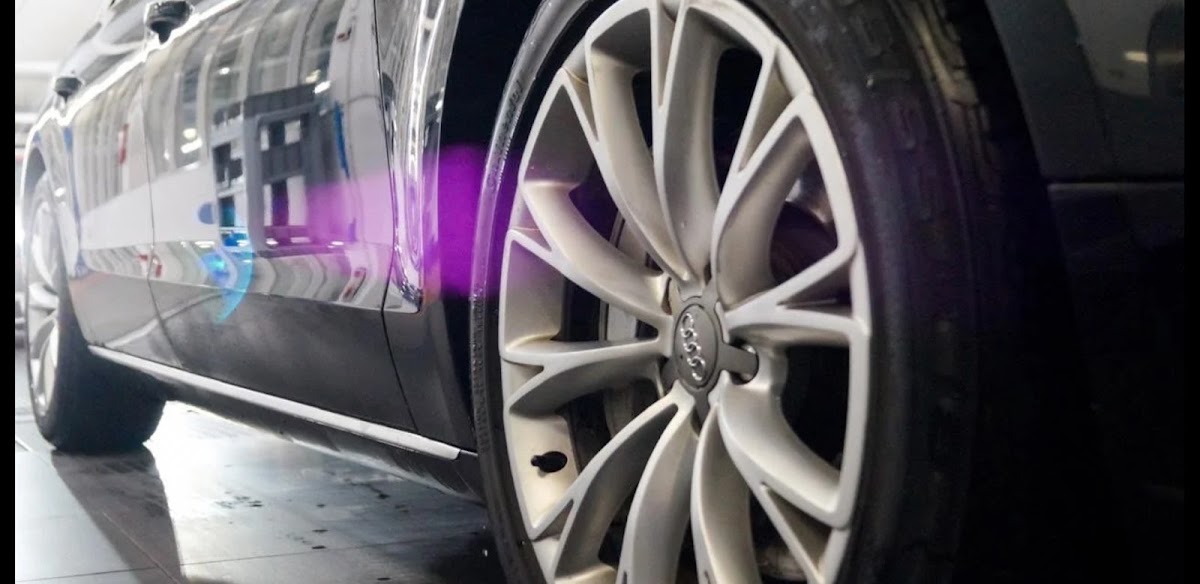 AUDI A8 LONG