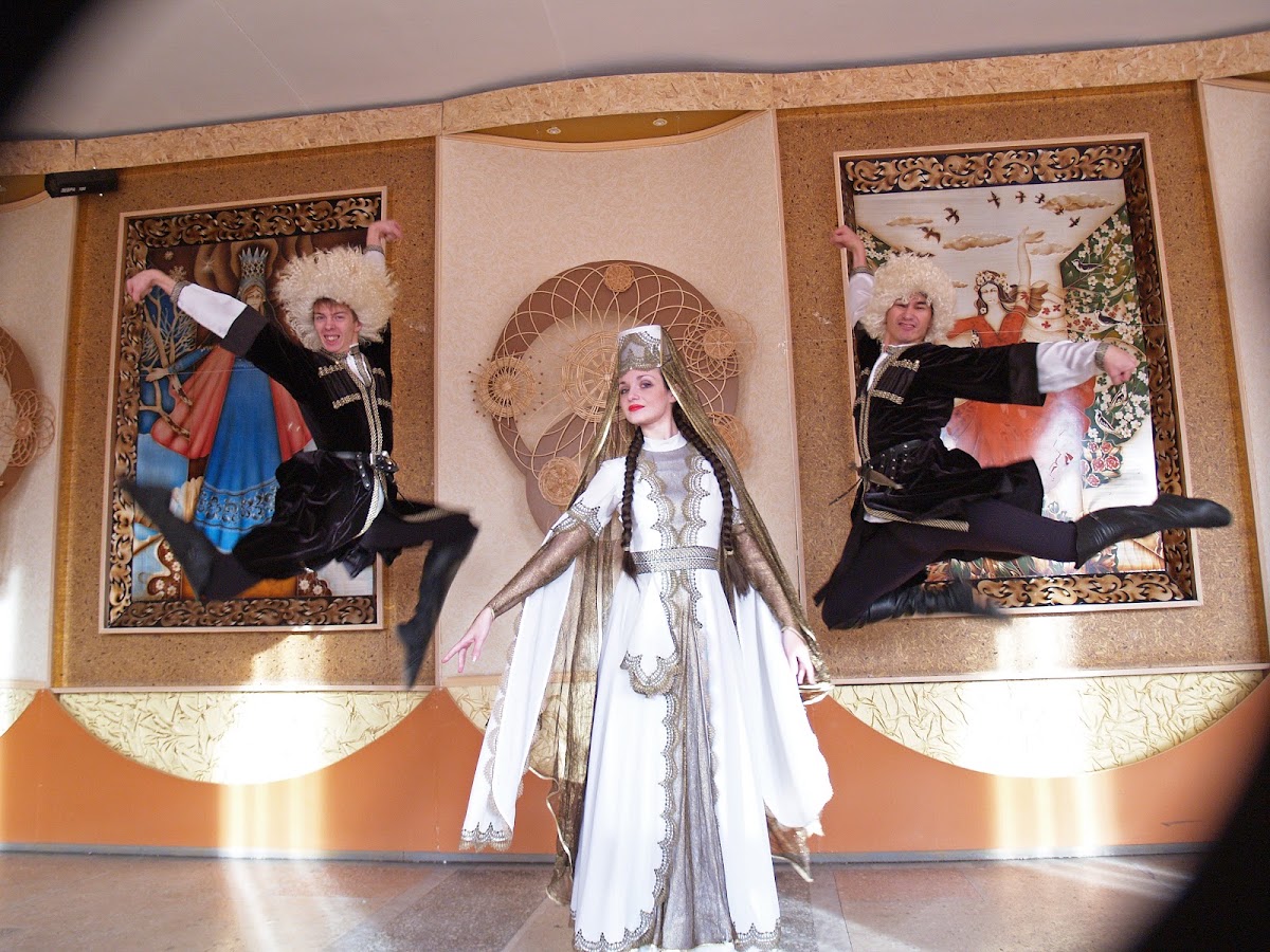 Роза , лезгинка